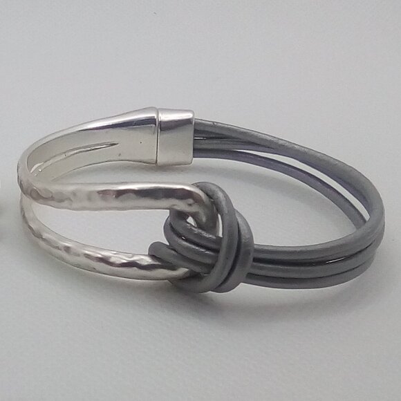 Silver Metal & Rope Bracelet Wrist Bangle with Magnetic Closing - Picture 1 of 4